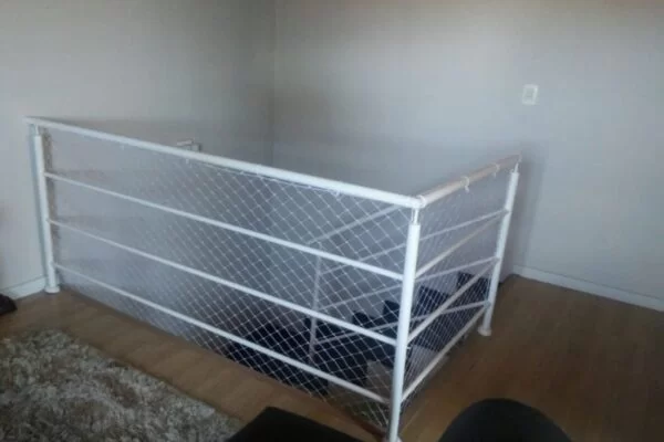 redes-de-protecao-para-escadas-em-curitiba-casas Rede de proteção instalada em escada em casa em curitiba